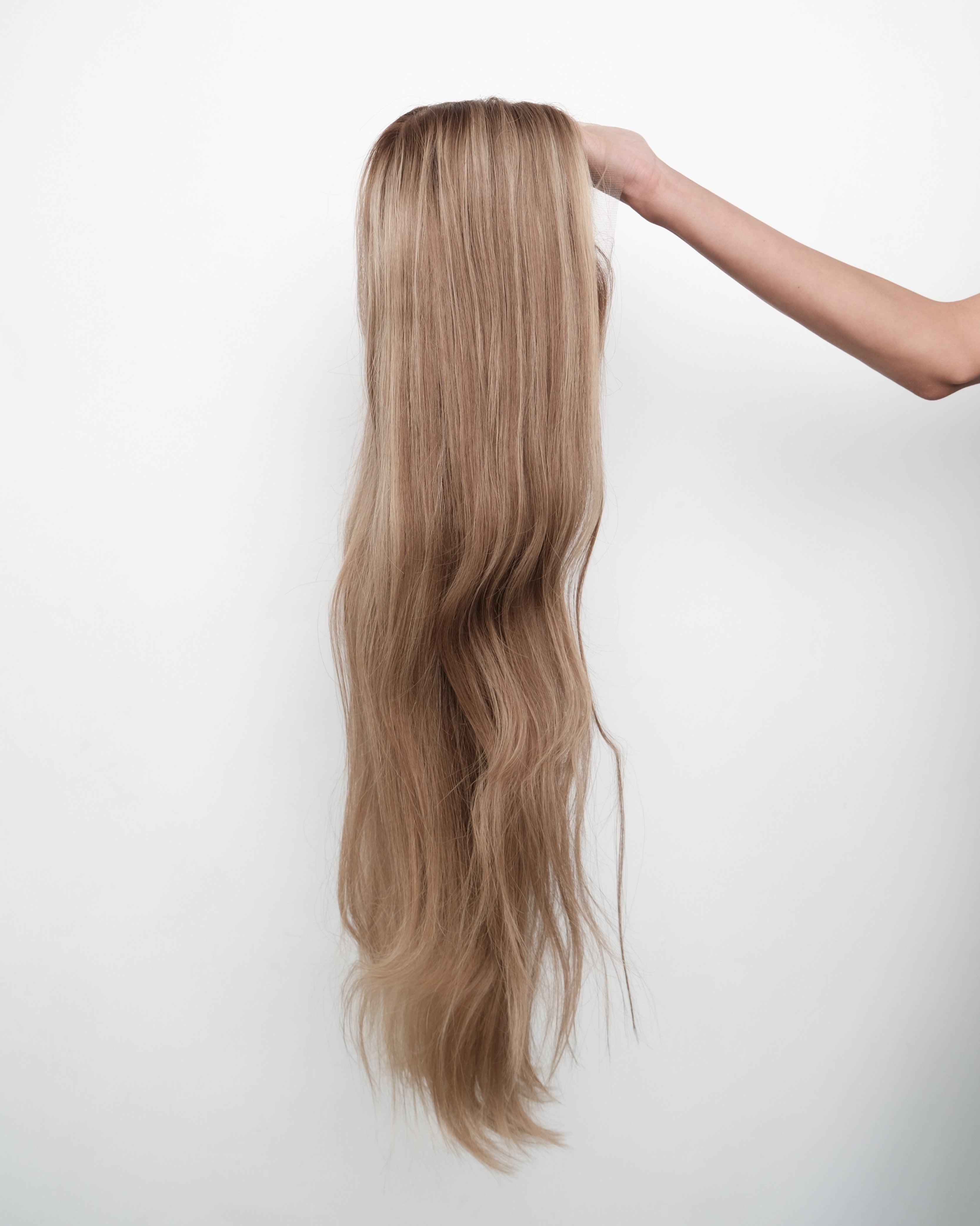 Valeria Long Caramel Blonde – Maison Ivy Wigs